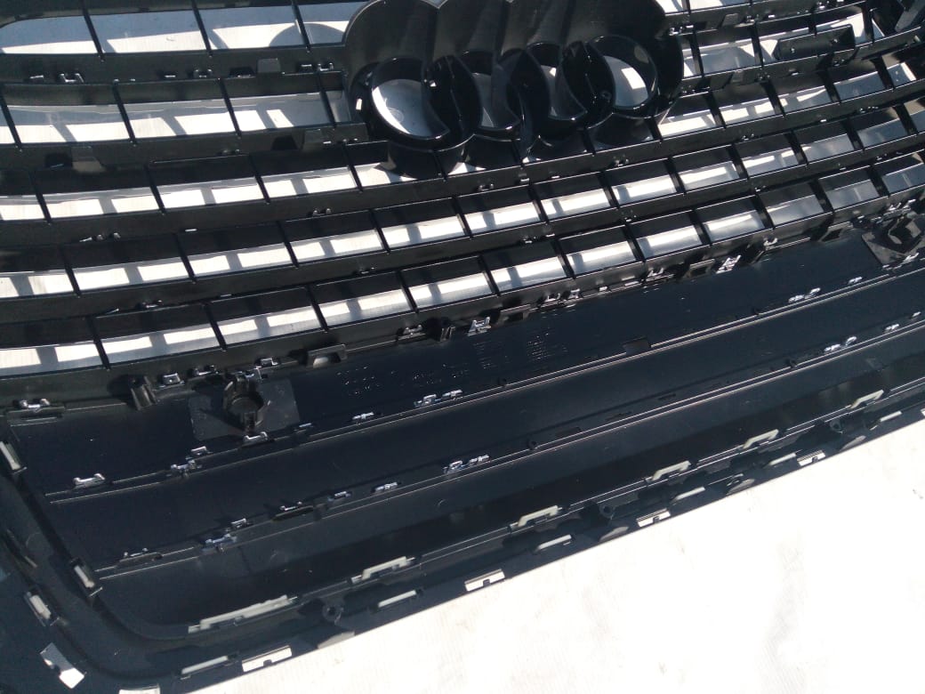 Atrapa grill Audi Q7 4M 2015- styl SQ7 Chrom Quattro